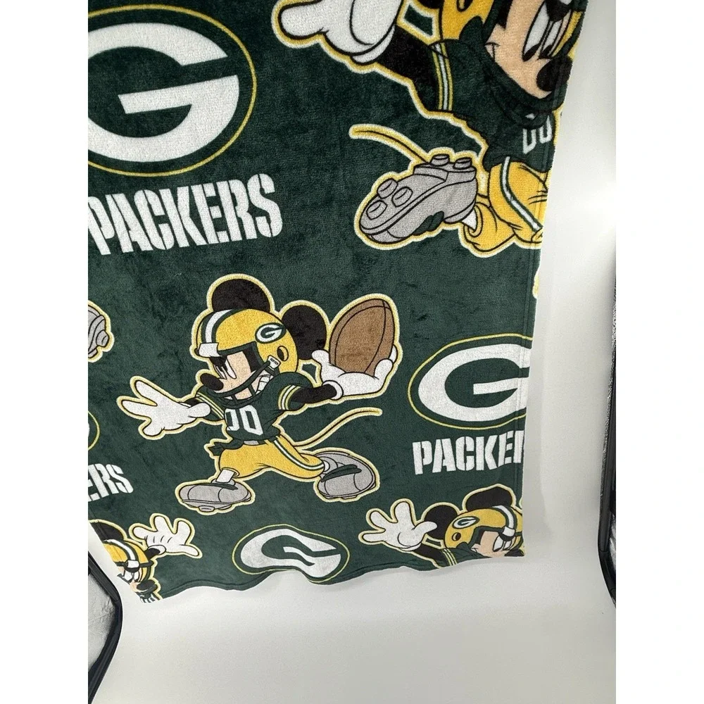 Disney NFL Green Bay Packers Mickey Mouse Throw Blanket Soft 36 X 48